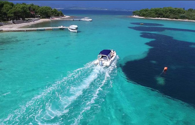 Image of a pristine Caribbean beach